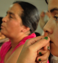 Debemos ser las mujeres quienes contemos nuestra propia historia, quienes manifestemos nuestras opiniones y elaboremos narrativas personales nacidas de la experiencia corporal. Son necesarios espacios en los que experimentemos la relación cuerpo-mundo-cuerpo de forma consciente y donde, apoyadas en nuevas herramientas y estrategias, construyamos nuestros propios relatos con sentido.